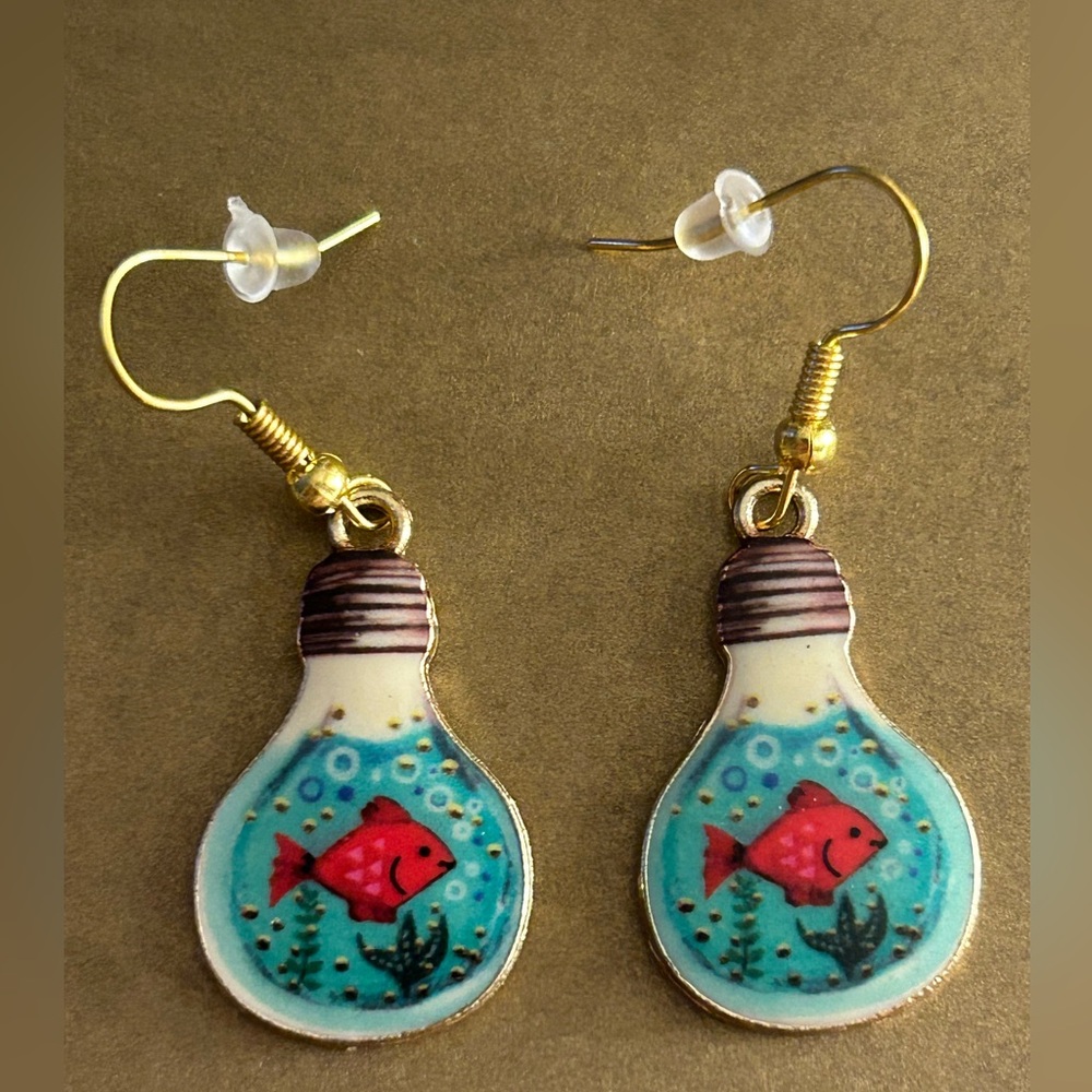 NWOT enamel earrings, goldfish in lightbulb tank Pierced, drop, wires 1.5” drop